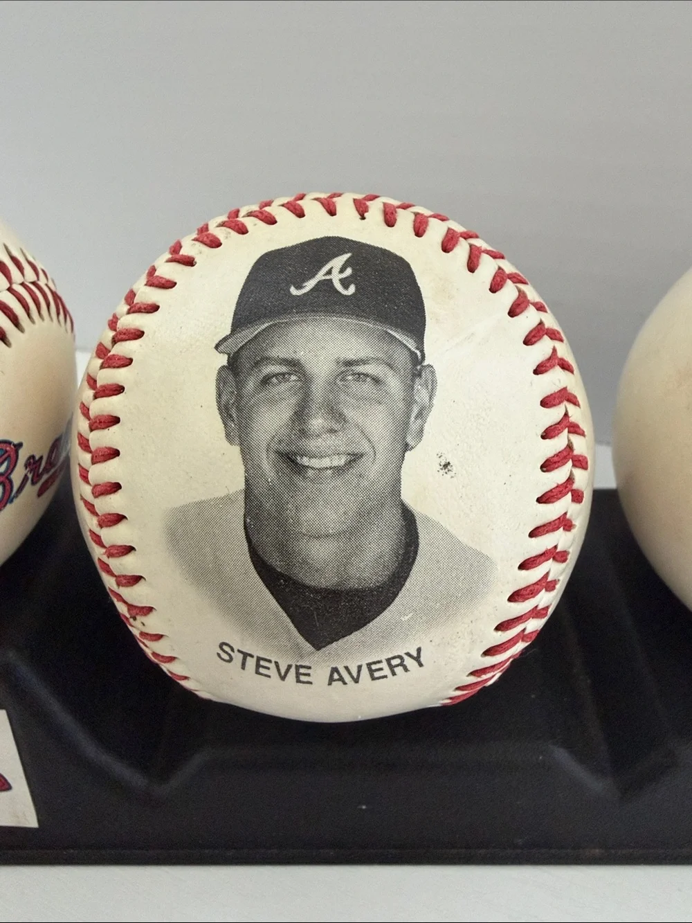 Braves Baseball Display Set - White/Red